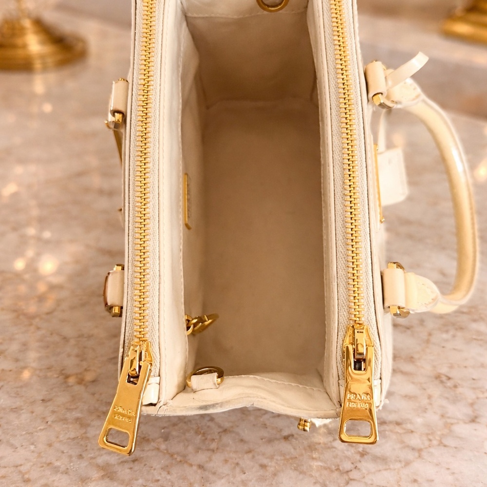 2021 Cream Prada Leather Bag - Picture 3 of 5